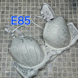 1円スタート　●24-6　新品　E85　ブラジャー　ラグジュアリー　クロスストリング　豪華