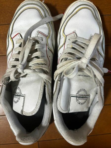 adidas スニーカー