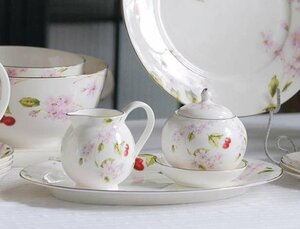 Aynsley エインズレイ　イギリス　洋食器　茶器　コーヒーカップ＆ソーサー　桜柄　さくらんぼ　花柄　お祝い　プレゼント　