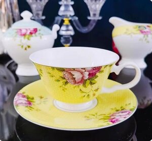 Aynsley エインズレイ　イギリス　洋食器　茶器　ティーカップ＆ソーサー　花柄　2点セット　お祝い　プレゼント　Aタイプ　zk3059