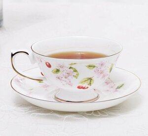 Aynsley エインズレイ　イギリス　洋食器　茶器　ティーカップ＆ソーサー　桜柄　さくらんぼ　花柄　お祝い　プレゼント　