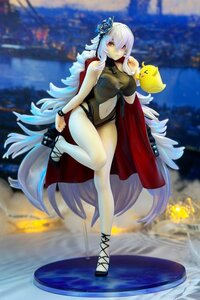 新品　フィギュア　アズールレーン グラーフ・ツェッペリン　 PVC製　完成品　箱付き　33cm