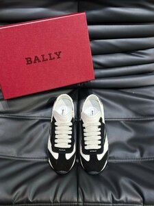 美品！　BALLY　バリー　スニーカー　色合わせ　スポーツ　レザー　牛革　靴　シューズ　39-44　サイズ選択可能　3976