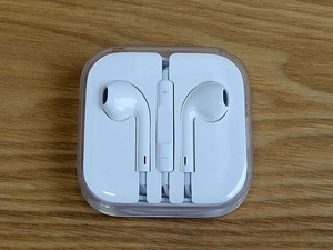 EarPods with Remote and Mic MD827FE/A