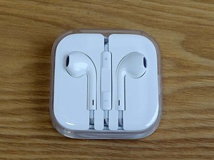 ◆◆Apple 純正 EarPods ステレオ イヤホン（有線）マイク付き　ケースあり 未使用｜E-1078◆◆