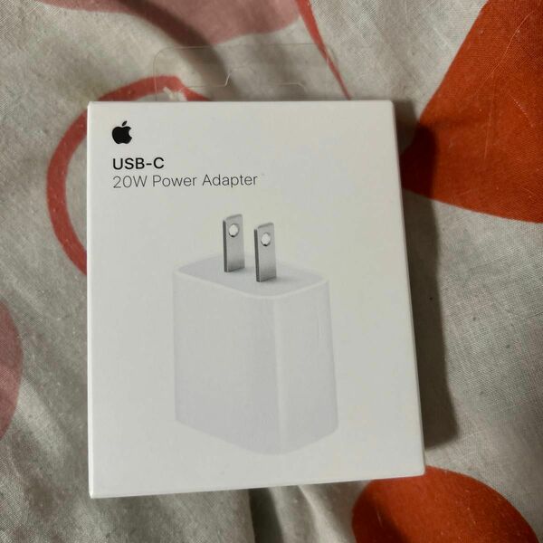 USB-C電源アダプタ Apple 20W iPhone