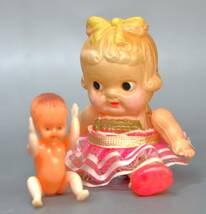 小さなセルロイドの幼児人形　小さな樹脂製赤ん坊人形　2点セット　昭和レトロ　アンティーク　セルロイド　　　　　　 　_画像3
