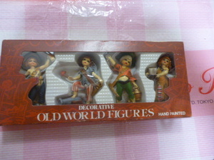 未使用　DECORATIVE OLD WORLD FIGURES ハンドペイント　フィギュア　4種　箱入り