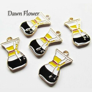 【D-0892】8pcs　瓶　24×13mm　ブラック＆ホワイト　チャーム　ハンドメイドパーツ