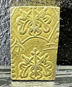 古銭 明治？ 二分判金 硬貨 コイン 3.04g 約1.2x1.9cm 9D255AN