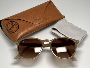 Ray-Ban