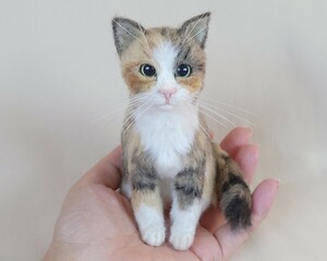 羊毛フェルト　三毛猫　子猫　ネコ　ハンドメイド　ぬいぐるみ　置物