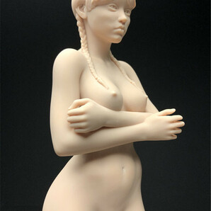 樹脂製 西洋彫り 女神 ヌード デッサン人形 ポージング 女性 少女 フィギュア 美人 裸婦 仏像 重さ約102ｇの画像2