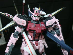 ＭＧ 1／１００ ストライクルージュ オオトリ装備 Ver.ＲＭ 塗装済み完成品