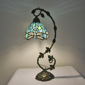 Art hand Auction Kunsthandwerk Traditionelle Techniken Tiffany-Lampe Hängelampe Libelle Buntglaslampe Buntglaslampe Handgefertigt LED-kompatibel Harzglas, Erleuchtung, Tischlampe, Schreibtischlampe