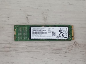 1 Samsung MZ-NLN256C（256GB） 内蔵SSD