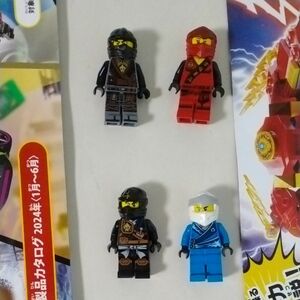 カタログ２冊オマケつきレゴ ミニフィグ 【ニンジャゴー】4体ブランド：LEGO