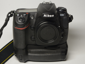 Nikon D300 MB-D10セット 中古完動品