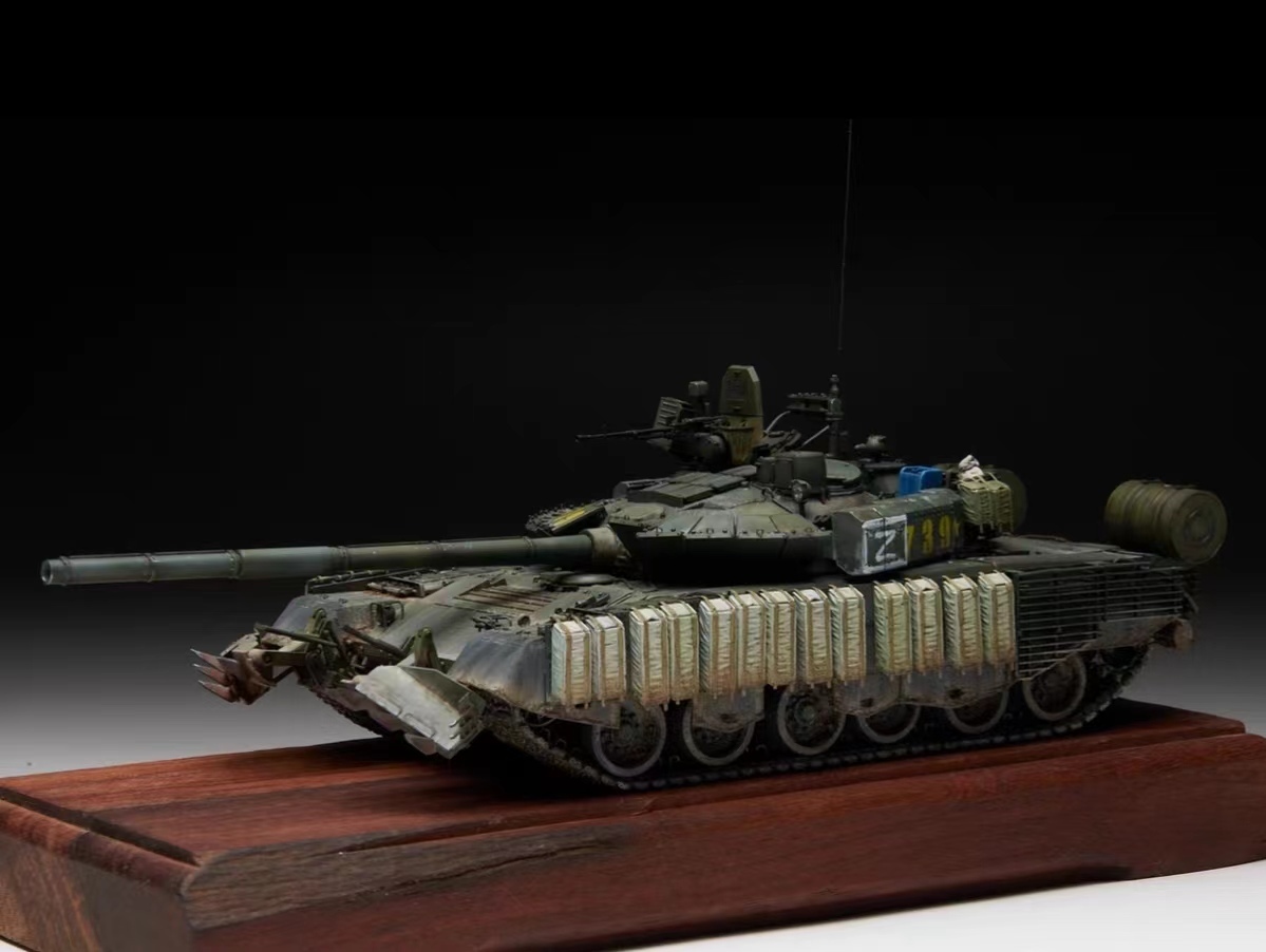 1/35 دبابة القتال الرئيسية للجيش الروسي T-80BVM تم تجميعها وطلاؤها كمنتج نهائي, نماذج بلاستيكية, خزان, المركبات العسكرية, منتج منتهي