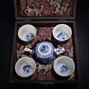 ◆御泓軒◆『明・成化年製款・古陶磁器・青花瓷茶具セット・漆器箱付』極細工・古賞物・中国古玩・中国古美術