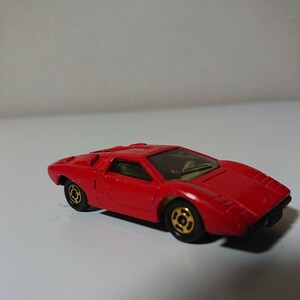 トミカ　TOMICA　ランボルギーニ　カウンタック　赤　1977　F.37　1/61スケール　LAMBORGHINI　COUNTACH　LP-400 【MI-051313】