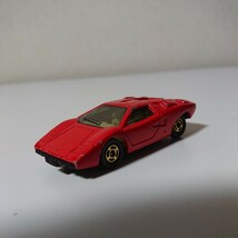 トミカ　TOMICA　ランボルギーニ　カウンタック　赤　1977　F.37　1/61スケール　LAMBORGHINI　COUNTACH　LP-400 【MI-051313】_画像3