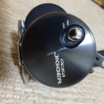 SHIMANO 19 OCEA JIGGER F CUSTOM 2000NRHG シマノ 19オシアジガーFカスタム 右ハンドル OCEA リールケース PC-233N 中古 美品 断捨離_画像3