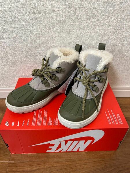 WMNS NIKE WOODSIDE CHUKKA 2 スノーブーツ　ナイキ