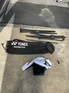 YONEX