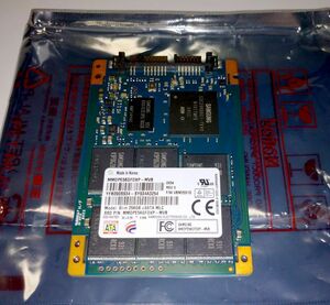 SAMSUNG uSATA SSD 256G MMDPE56GFDXP-MVB 良品です