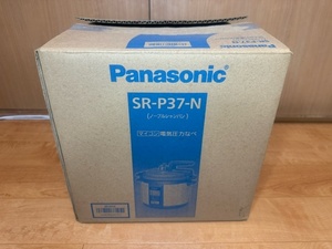 開封品ですが未使用です。Panasonic マイコン電気圧力鍋 SR-P37-N 付属品あり