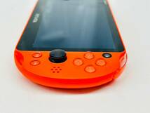 Y510-K44-4238 SONY ソニー PlayStationVita PSVITA PCH-2000 オレンジ 赤 レッド ゲーム 本体 充電器付き 通電確認OK_画像5