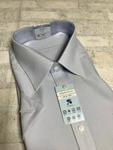 新品未使用　4Ｌサイズ 47cm 半袖シャツ　クールビズ対応　明るいブルーのカッターシャツ　_画像4