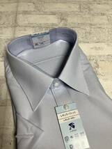 新品未使用　4Ｌサイズ 47cm 半袖シャツ　クールビズ対応　明るいブルーのカッターシャツ　_画像3