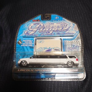 リンカーン ナビゲーター リムジン　Maisto　LINCOLN　NAVIGATOR LIMOUSINE 1:64　ミニカー