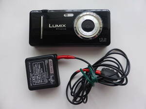 ドコモ LUMIX Phone P-03C Black 初期化済み 電源ケーブル付き　中古品