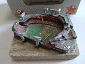 昔の野球スタジアムの土産（フェンウェイパーク）箱の大きさ約11×9cm