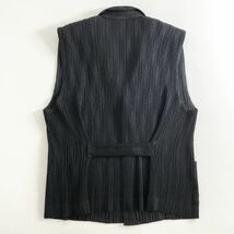 Ge13 ISSEY MIYAKE イッセイミヤケ ノースリーブシャツ プリーツシャツ ジレベスト 刺繍 ブラック 実寸Lサイズ相当 メンズ 紳士服_画像2