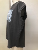 Sugar Rose プリントビッグTシャツ　フレンチスリーブ　ゆったり目　チャコール_画像3