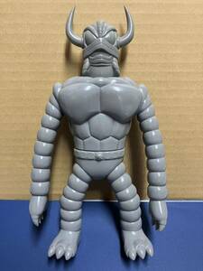 魔神バンダー ダークグレー ソフビ キャラクティックスcharactics sofubi