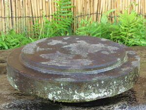. диаметр 38.2cm масса 15kg двор камень плитняк камень лампа . Kyushu производство натуральный камень 