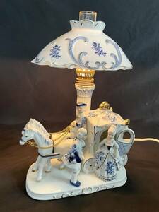[E936] retro ceramics made stand light figyu Lynn antique . group horse car . woman West lamp 