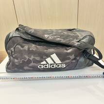 アディダス adidas スポーツバッグ バックパック リュック ドラムバッグ 部活動 ボストンバッグ 旅行用バッグ 大容量 カモフラ柄 ブラック_画像1