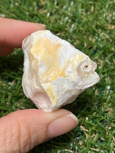 オパール原石　天然石　蚕白石　オーストラリア