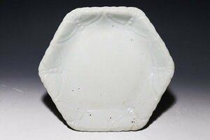 [ peach ] old Imari : white porcelain .. butterfly. map hexagon chamfering plate 