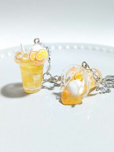 【No.6005】ハンドメイドイヤリングorピアス オレンジフロート