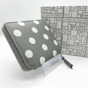 [ Schic . grade to pattern wallet ] Comme des Garcons Polka dot leather Zip wallet round gray 