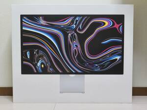 Apple Studio Display 27 -inch 5K Nano-texture glass 