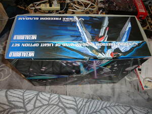 METAL BUILD Strike freedom Gundam + light. wing option set 