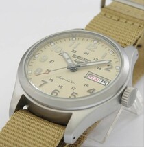 SEIKO セイコー5 スポーツ 日本製 機械式腕時計 海外モデル 自動巻き(手巻付き)カーキ/クリーム SRPJ83K1 逆輸入品　ミリタリー 箱無し発送_画像2